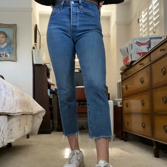 levis 27